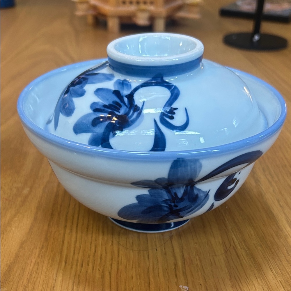 Japanese Donburi with Lid ramen nwot unused Blue Floral Ceramic Bowl great gift